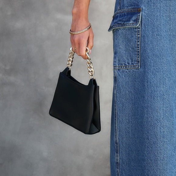 YUME FAUX LEATHER CROSSBODY BAG IN BLACK! - Picture 3 of 6